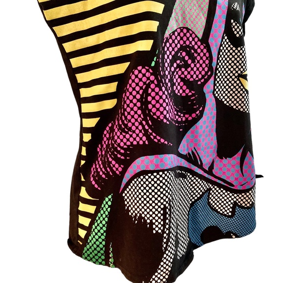 Justice League Vintage Batgirl Tee - Picture 6 of 11
